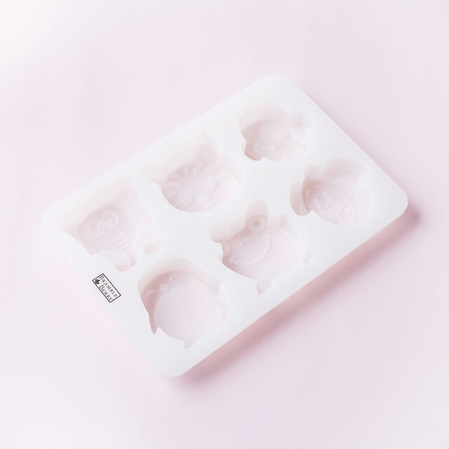 6-cavity-kids-animals-silicone-mold-bramble-berry
