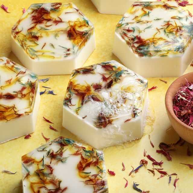 how to make pressed flower soap  Flower soap, Floral soap, Home made soap