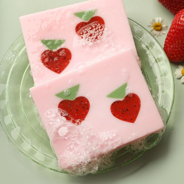 Strawberry Lemonade Soap Project