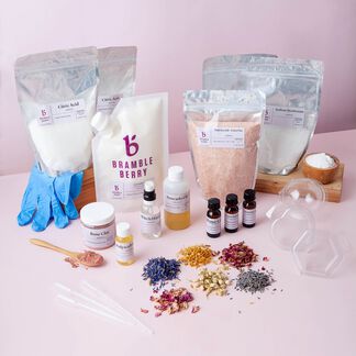 DIY Bath Bomb Kit-This Complete Kit includes all you need to create Bath  Bombs that really make a Splash! - Hinkler: 9781488941276 - AbeBooks