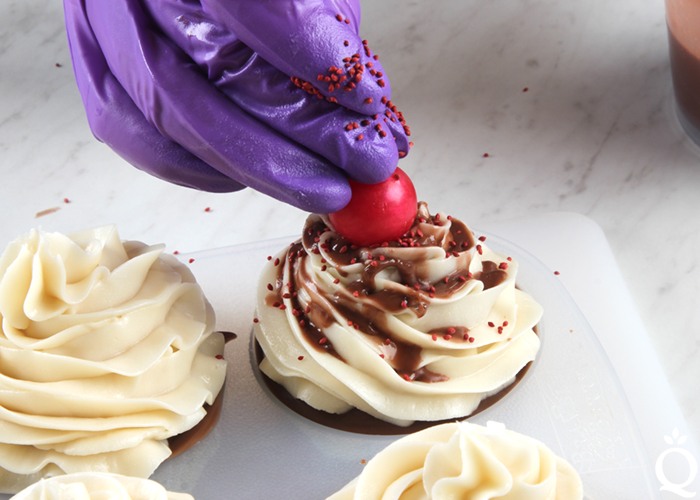adding an embed to soap cupcakes | bramble berry