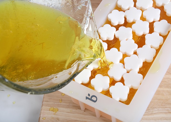 Pouring
                soap
