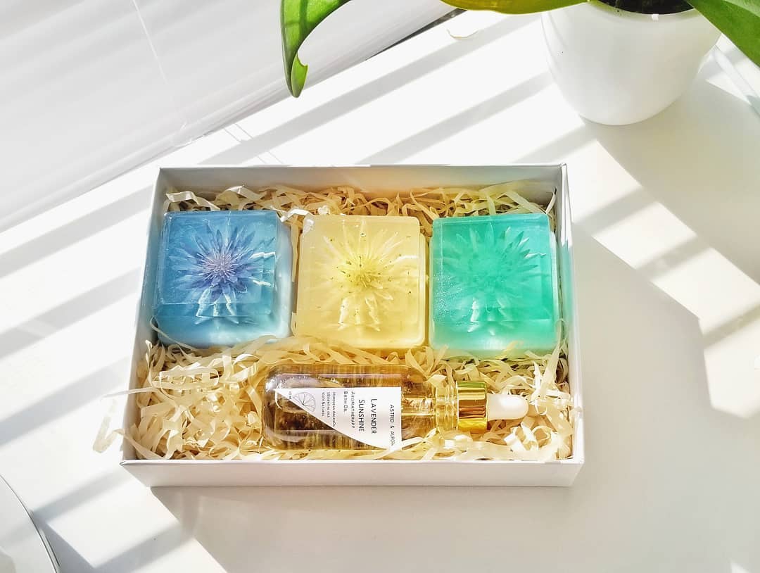 fleur soaps
by astrid and aurora | bramble berry