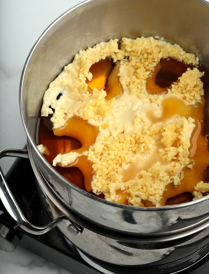 Meltiing
                Beeswax
