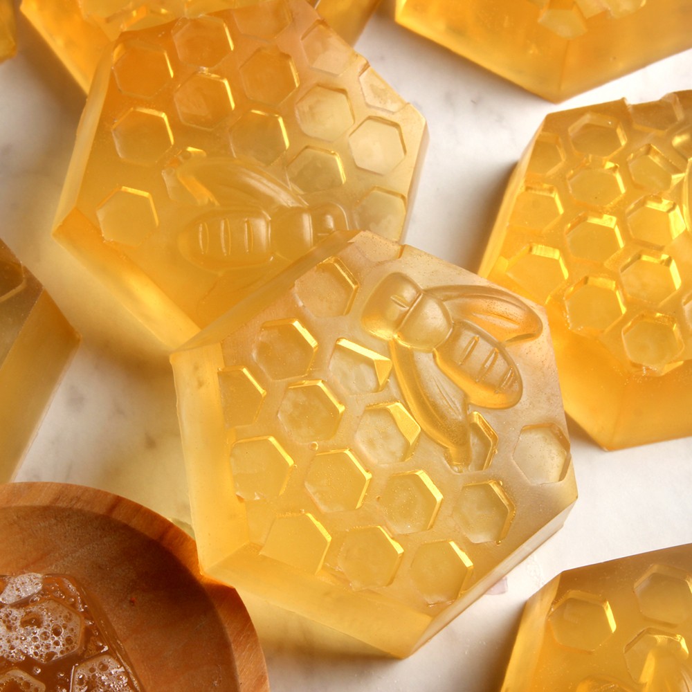 Bee & Bumble Organic Soap Making KitBB105104 - GettyCrafts